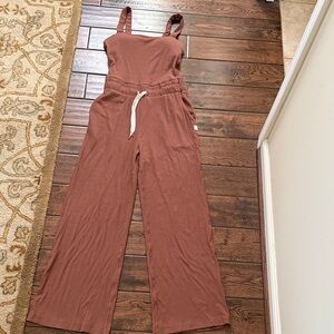 Vuori Jumpsuit. Size small. Brown